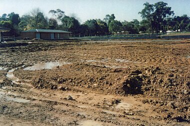 Photograph, Ringwood Bowls Club- Construction of new Bowls Club at corner of Laughnan Road and Warrandyte Road, 1996