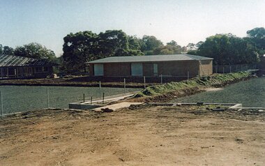 Photograph, Ringwood Bowls Club- Construction of new Bowls Club at corner of Laughnan Road and Warrandyte Road, 1996