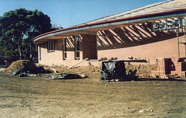Photograph, Ringwood Bowls Club- Construction of new Bowls Club at corner of Laughnan Road and Warrandyte Road, 1996