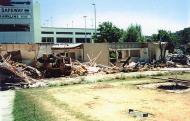 Photograph, Ringwood Bowls Club- Demolition of old Club buildings at Miles Avenue, 1997