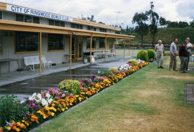 Photograph, Ringwood Bowling Club- Gardens in front of clubhouse, Miles Avenue, c1990