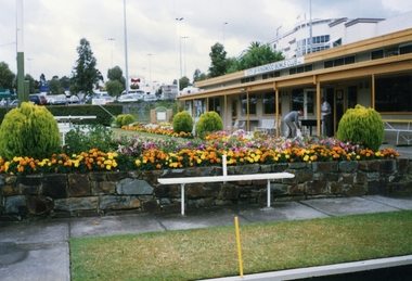 Photograph, Ringwood Bowling Club- Gardens in front of clubhouse, Miles Avenue, c1990