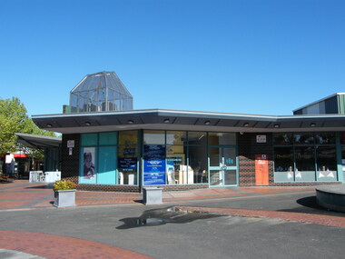 Photograph, Corner of Civic Place and Melbourne Street, Ringwood  in 2008, showing Natskin beauty salon and Phoolwari Indian restaurant