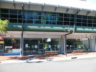 Photograph, Below Melbourne Street to entrance of Eastland, Ringwood in 2008, showing shops at Ringwood Plaza and Ringwood Library above