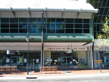 Photograph, West of entrance to Eastland, Ringwood in 2008, showing shops at Ringwood Plaza and Ringwood Library above