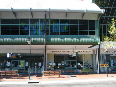 Photograph, West of entrance to Eastland, Ringwood in 2008, showing shops at Ringwood Plaza and Ringwood Library above