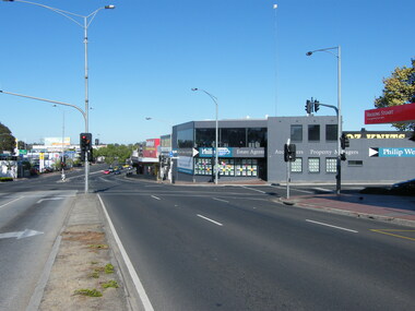 Photograph, Looking west along Maroondah Highway, Ringwood in 2008, Wantirna Road to the left, Ringwood Street to the right. Philip Webb estate agents, Hocking Stuart, Oz Knits businesses