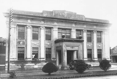 Photograph, Maroondah Highway Central, Ringwood. Ringwood Town Hall c1930s