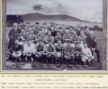 Photograph, East Ringwood Football Club (ERFC) 1932 Seniors team