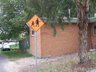 Photograph, Knaith Road Child Care Centre, Ringwood East, showing driveway to rear reserve in January 2007