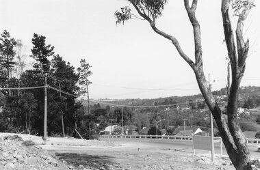 Photograph, Maroondah Highway East, Ringwood- 1969. Looking north from Braeside Ave towards Loughnan's Hill