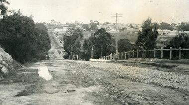 Photograph, Looking south down Warrandyte Road, Ringwood around 1920