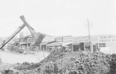 Photograph, Maroondah Highway Central, Ringwood. Roadworks in Maroondah Highway, c1926