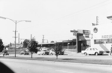 Photograph, Maroondah Highway Central, Ringwood. Bus terminus at Railway Station, 1969