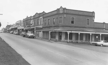 Photograph, Maroondah Highway Central, Ringwood. Block Emporium, corner of Adelaide Street and Whitehorse Road, c1960