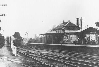 Photograph, Photograph of Ringwood Station looking west before 1920