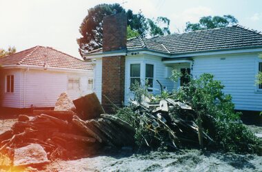 Photograph, House in Suda Avenue, Ringwood circa 2000