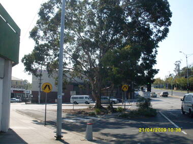 Photograph, Looking east at Maroondah Highway and Warrandyte Road intersection, on 21 April 2009
