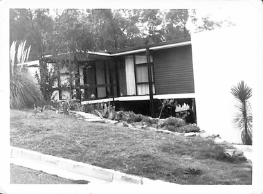 Photograph, 5  photographs of newly built 2 Hearthside Crt, North Ringwood, designed and built by Architect Ian Napier mid 1960's