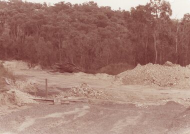 Photograph, View down Manuelo Terrace from Burlock Avenue, North Ringwood, in 1977, before the entrance to Burlock Avenue was erased