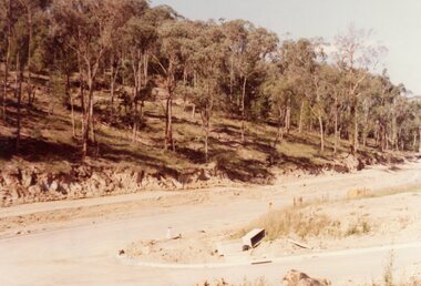 Photograph, North-east view over the intersection of Kubis and Werac Drives, North Ringwood in February 1978