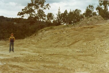 Photograph, The top of the rise out of the gully with the house on Felix Crescent, North Ringwood in Dec 1977