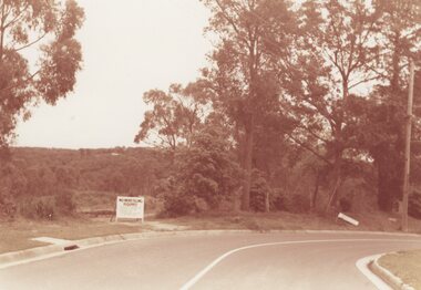 Photograph, Planned entrance of Manuelo Terrace, North Ringwood in 1977, later abandoned