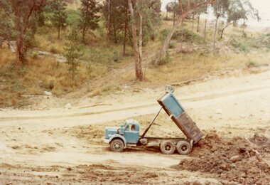 Photograph, Where Kubis Drive, North Ringwood lifts out of the gully and turns north in Dec 1977