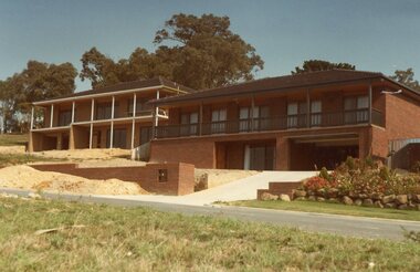 Photograph, Nos. 4 and 6 Menzies Drive, North Ringwood in April 1982
