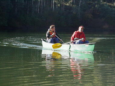 Photograph - Parkwood Secondary College, Ringwood North, Victoria, Selection of 20 Digtised Images from Bogong School Camp - 2002 - Kayaking