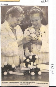 Photograph, Tintern CEGS Ringwood East - Newspaper Clipping 6/12/1989 - Students in Science Lab