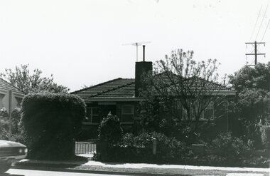 Photograph, House at 41 Wantirna Road, Ringwood circa 1970