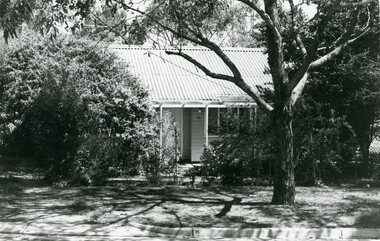 Photograph, House at 32 Dickasons Road, Heathmont circa 1970
