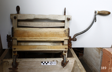 Domestic object - Wringer/Mangle, Melvin Newton Lovell, 1898 -1900