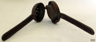 Domestic object - Fruit Press, 1890-1900