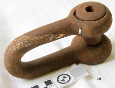 Shackle