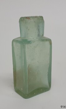 Base and sides are slightly concave