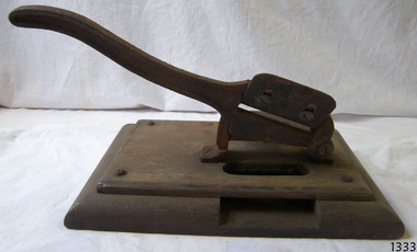 Leisure object - Tobacco Cutter