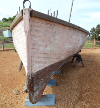 Clear view of the construction of the bow