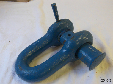 Shackle