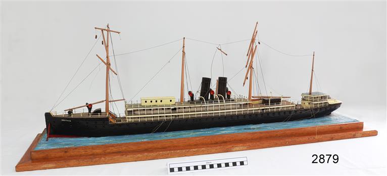 Ship model of a steam and sail vessel, mounted on a small plinth