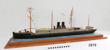 Ship model of a steam and sail vessel, mounted on a small plinth