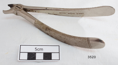 Dental surgical instrument, mid 19th century