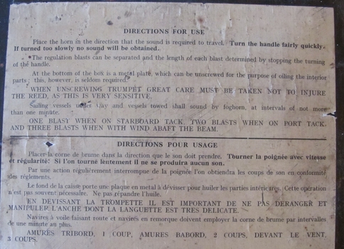 Paper operating instructions on how to use the foghorn