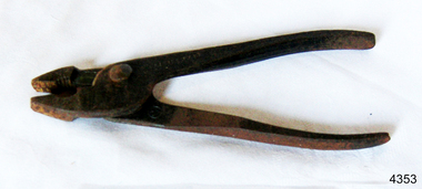 Pliers