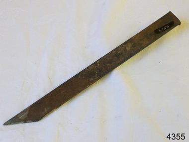 Caulking tool