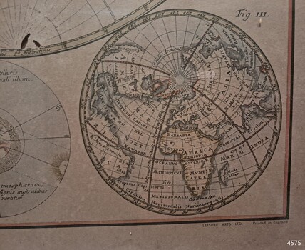 Diagram of the Earth showing the North Pole in the centre