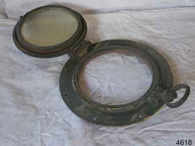 Functional object - Porthole