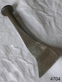 Caulking iron