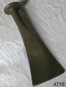 Caulking iron